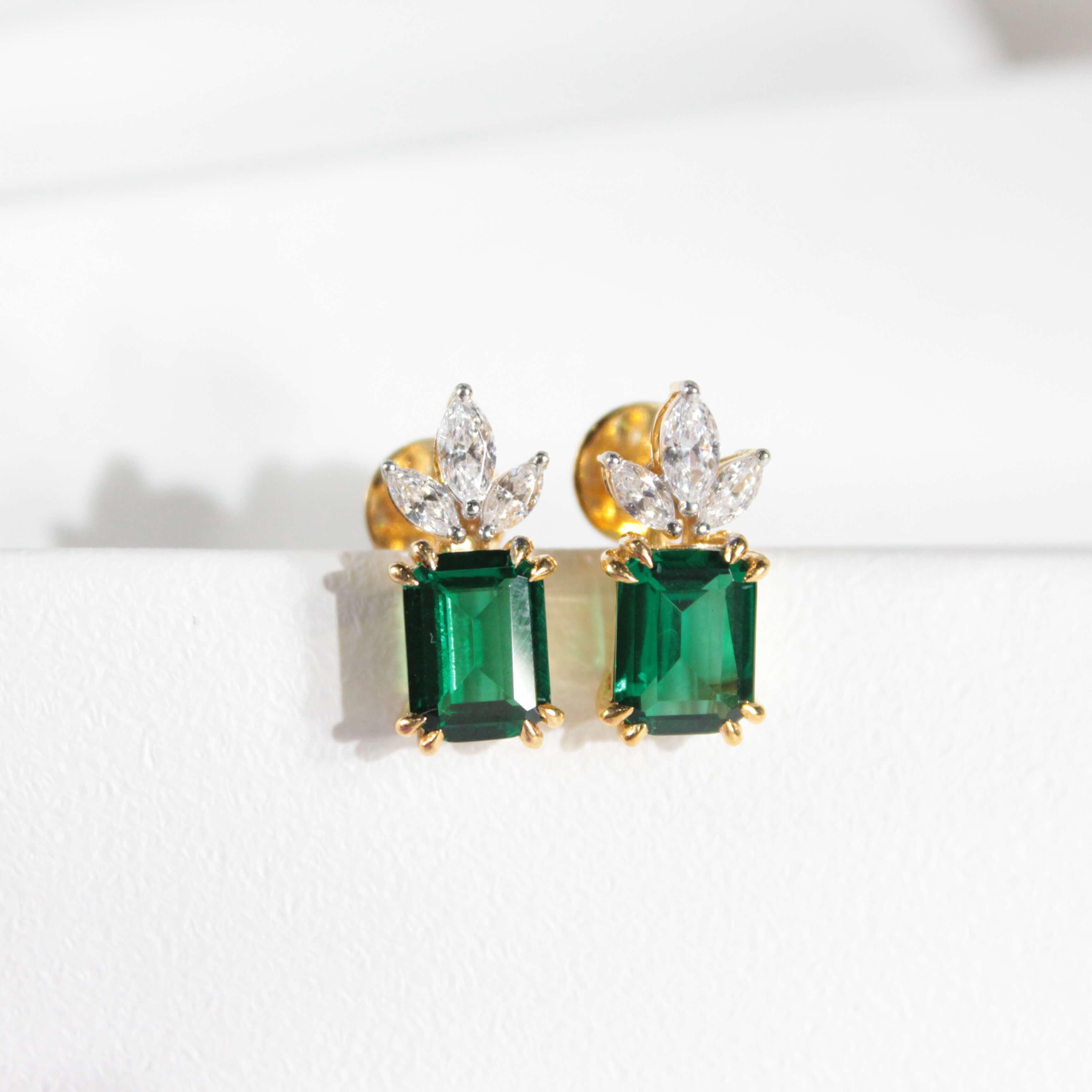 Zoha Silver Stud Earrings for Women - Shinez By Baxi Jewellers